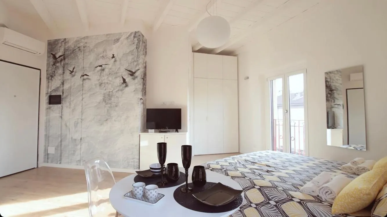 P&D Apartments Navigli Via Casale ミラノ 0*,  イタリア